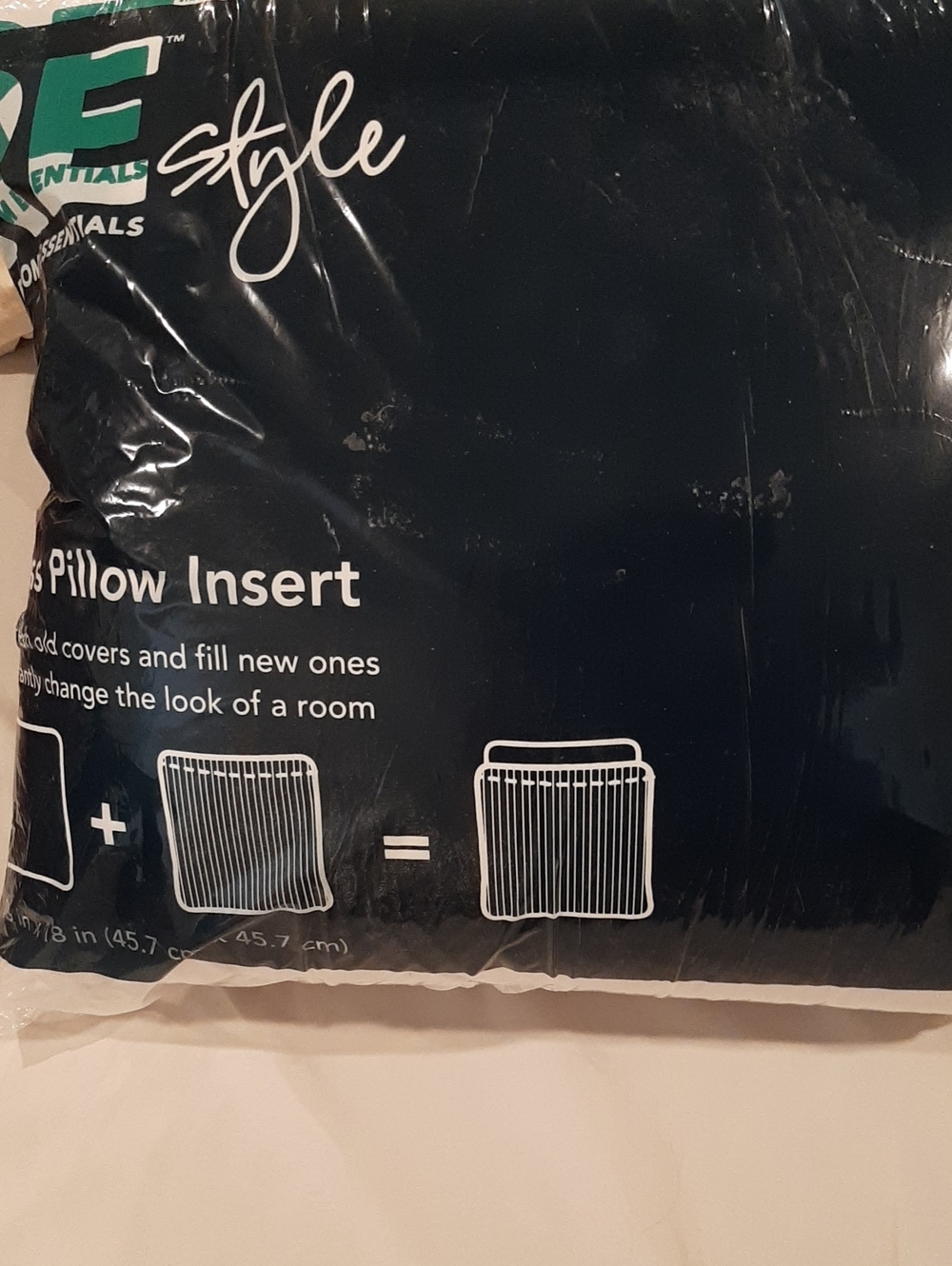 Pillow Inserts.Room Essentials White Decorative 2 Pack Pillow Inserts..NEW